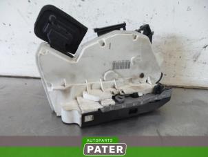 Used Rear door mechanism 4-door, right Volkswagen Polo V (6R) 1.2 TDI 12V BlueMotion Price € 63,00 Margin scheme offered by Autoparts Pater