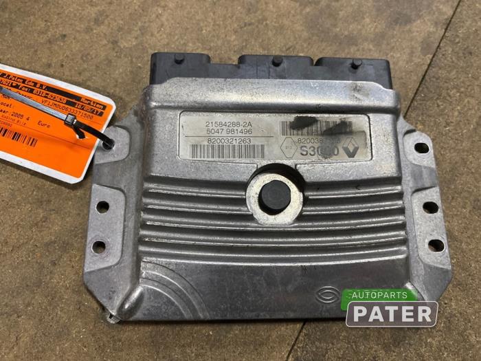 Used Engine management computer Renault Grand Scénic II (JM) 2.0 16V Price € 52,50 Margin scheme offered by Autoparts Pater