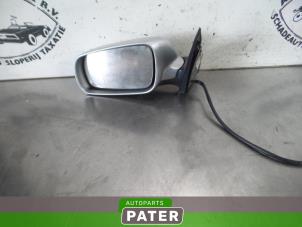 Used Wing mirror, left Skoda Octavia (1Z3) 2.0 TDI PD 16V Price € 31,50 Margin scheme offered by Autoparts Pater