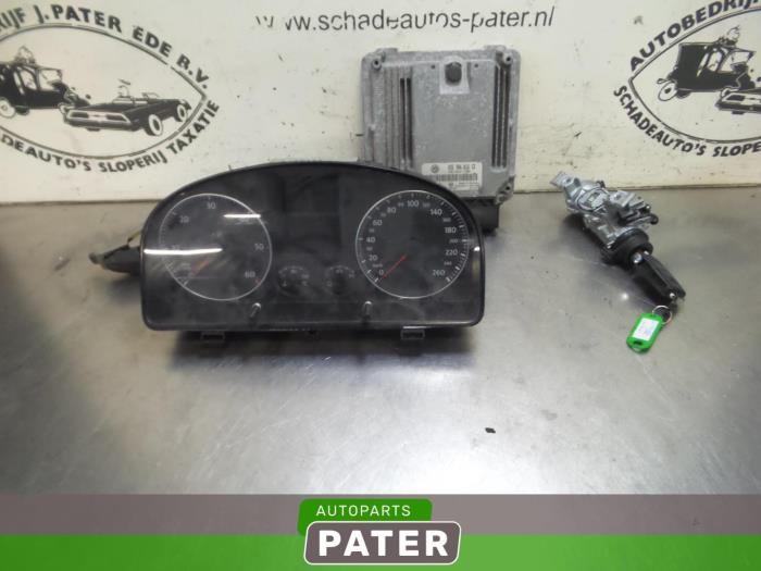 Used Ignition lock + computer Volkswagen Touran (1T1/T2) 1.9 TDI 105 Euro 3 Price € 183,75 Margin scheme offered by Autoparts Pater