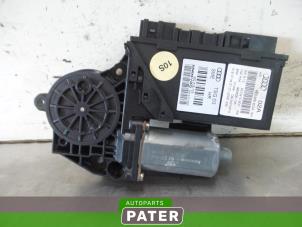 Used Door window motor Audi A8 (D3) 4.0 TDI V8 32V Quattro Price € 31,50 Margin scheme offered by Autoparts Pater