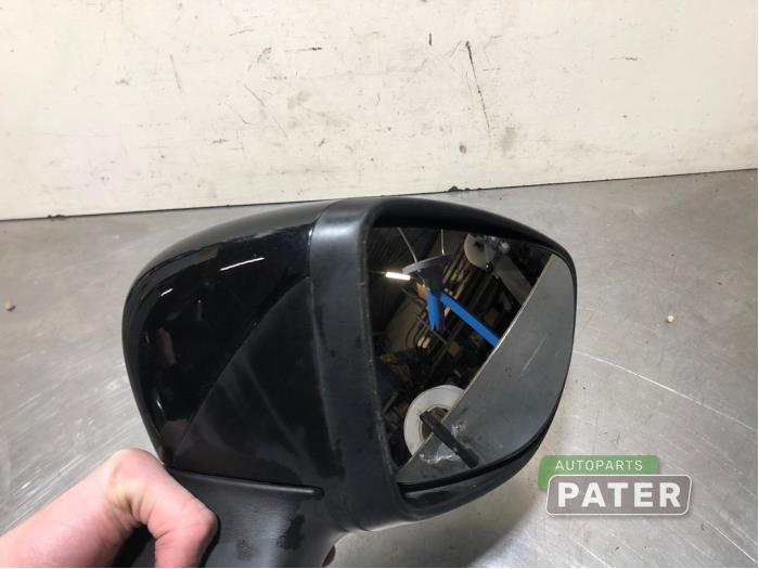 Wing mirror, right from a Renault Captur (2R) 0.9 Energy TCE 12V 2013