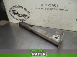 Used Front bumper bracket, right Peugeot 308 SW (4E/H) 1.6 VTI 16V Price € 26,25 Margin scheme offered by Autoparts Pater