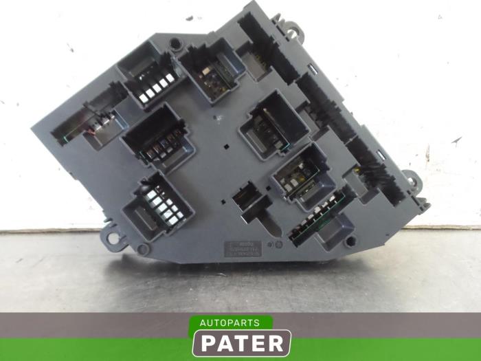Fuse box BMW X3 xDrive30d 24V 921086003 TYCO Autoparts Pater