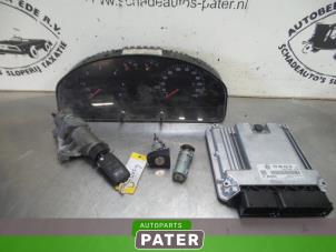 Used Ignition lock + computer Volkswagen Transporter T5 2.5 TDi PF Price € 254,10 Inclusive VAT offered by Autoparts Pater