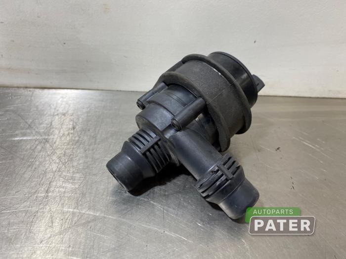 Begagnade Extra vattenpump BMW X6 (F16) xDrive30d 3.0 24V Pris € 26,25 Marginaltabell erbjuds av Autoparts Pater
