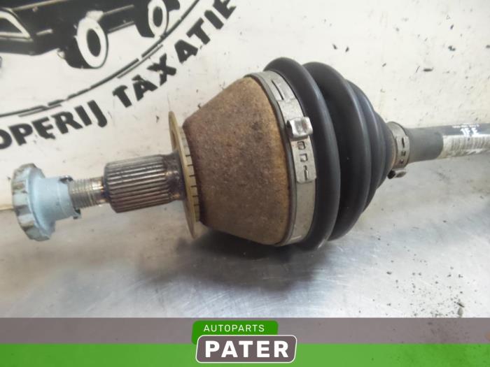 Front drive shaft, left from a Seat Ibiza ST (6J8) 1.4 TDI 12V 2016