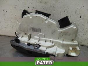 Używane Mechanizm blokady drzwi lewych przednich wersja 4-drzwiowa Seat Ibiza IV (6J5) 1.2 12V Cena € 42,00 Procedura marży oferowane przez Autoparts Pater