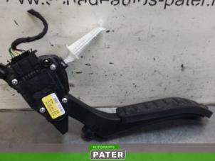 Used Accelerator pedal Porsche Cayenne II (92A) 3.0 D V6 24V Price € 105,00 Margin scheme offered by Autoparts Pater