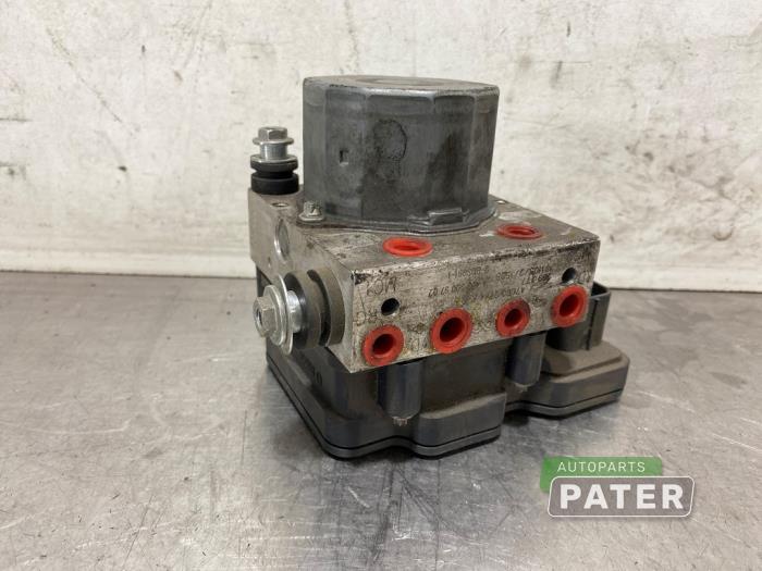 Used ABS pump Renault Twingo III (AH) 1.0 SCe 70 12V Price € 36,75 Margin scheme offered by Autoparts Pater