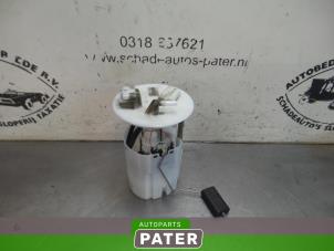 Used Petrol pump Renault Twingo III (AH) 1.0 SCe 70 12V Price € 78,75 Margin scheme offered by Autoparts Pater