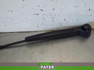 Used Rear wiper arm Volkswagen Scirocco (137/13AD) 1.4 TSI 122 16V Price € 15,75 Margin scheme offered by Autoparts Pater