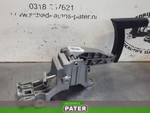 Used Parking brake lever Peugeot 308 SW (L4/L9/LC/LJ/LR) 1.6 BlueHDi 120 Price € 52,50 Margin scheme offered by Autoparts Pater
