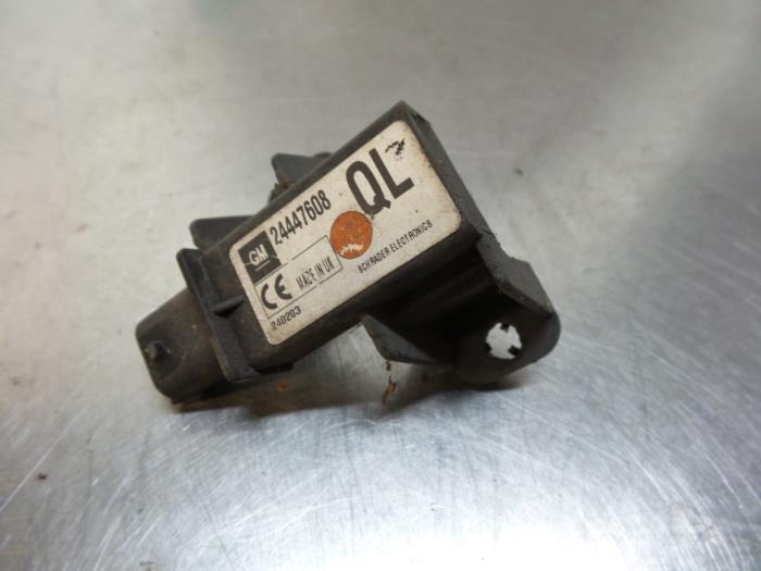 Tyre pressure sensor from a Opel Vectra C GTS 2.2 DTI 16V 2003