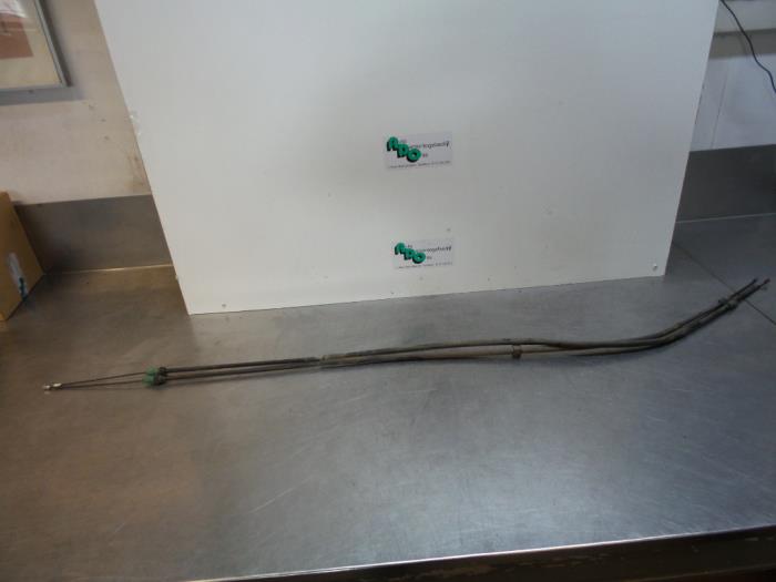 Usagé Câble frein à main Peugeot 206 (2A/C/H/J/S) 1.4 XR,XS,XT,Gentry Prix € 10,00 Règlement à la marge proposé par Autodemontagebedrijf Otte