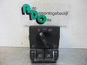 Used Light switch Opel Corsa C (F08/68) 1.2 16V Price € 15,00 Margin scheme offered by Autodemontagebedrijf Otte