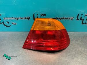 Usagé Feu arrière secondaire droit BMW 3 serie (E46/4) 316i Prix € 25,00 Règlement à la marge proposé par Autodemontagebedrijf Otte