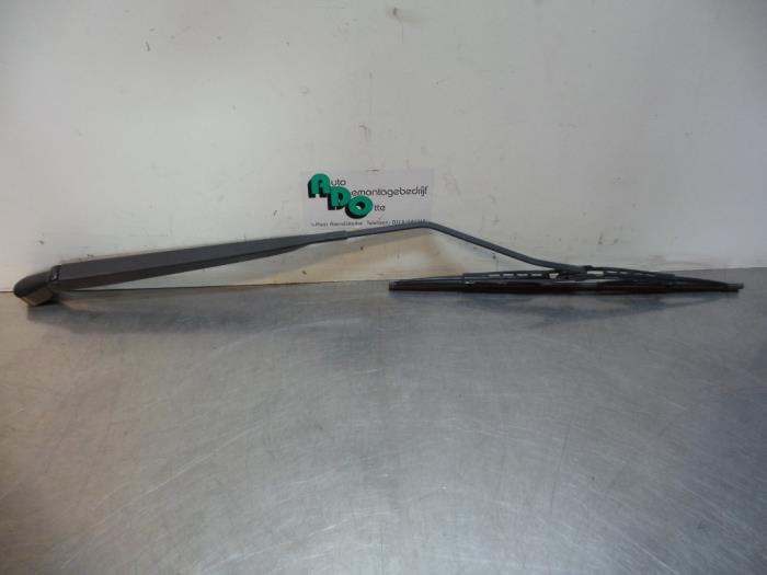 Front wiper arm from a Citroën C3 (FC/FL/FT) 1.4 2003
