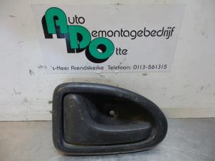Used Door handle 2-door, left Opel Vivaro 1.9 DI Price € 10,00 Margin scheme offered by Autodemontagebedrijf Otte