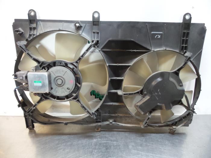 Cooling fans from a Mitsubishi Grandis (NA) 2.4 16V MIVEC 2005