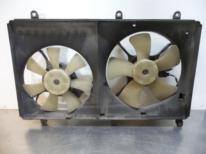 Cooling fans from a Mitsubishi Grandis (NA) 2.4 16V MIVEC 2005