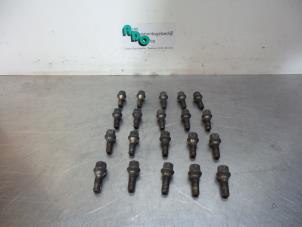 Used Set of wheel bolts BMW 3 serie (E46/4) 320d 16V Price € 25,00 Margin scheme offered by Autodemontagebedrijf Otte
