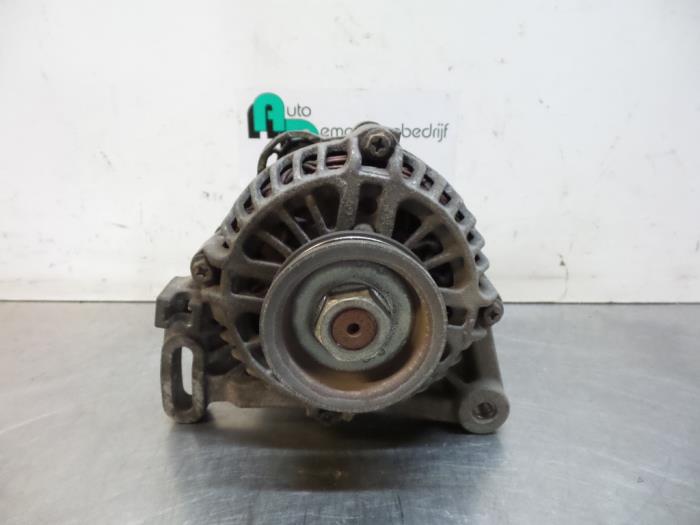 Used Dynamo Renault Clio II (BB/CB) 1.2 Price € 30,00 Margin scheme offered by Autodemontagebedrijf Otte