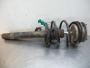 Used Front shock absorber rod, right BMW 3 serie Compact (E46/5) 316ti 16V Price € 30,00 Margin scheme offered by Autodemontagebedrijf Otte