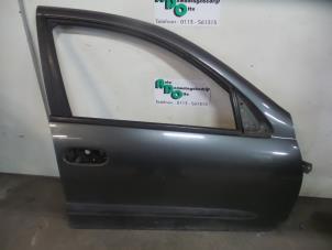 Używane Drzwi prawe przednie wersja 4-drzwiowa Nissan Almera (N16) 1.5 dCi Cena € 100,00 Procedura marży oferowane przez Autodemontagebedrijf Otte