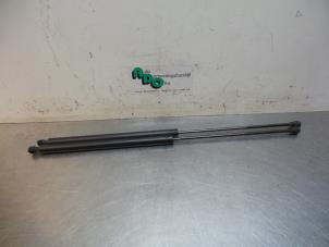 Used Set of tailgate gas struts BMW 3 serie Compact (E46/5) 316ti 16V Price € 15,00 Margin scheme offered by Autodemontagebedrijf Otte