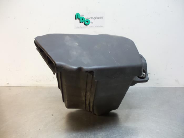 Gebrauchte Luftfiltergehäuse BMW 3 serie Compact (E46/5) 316ti 16V Preis € 40,00 Margenregelung angeboten von Autodemontagebedrijf Otte
