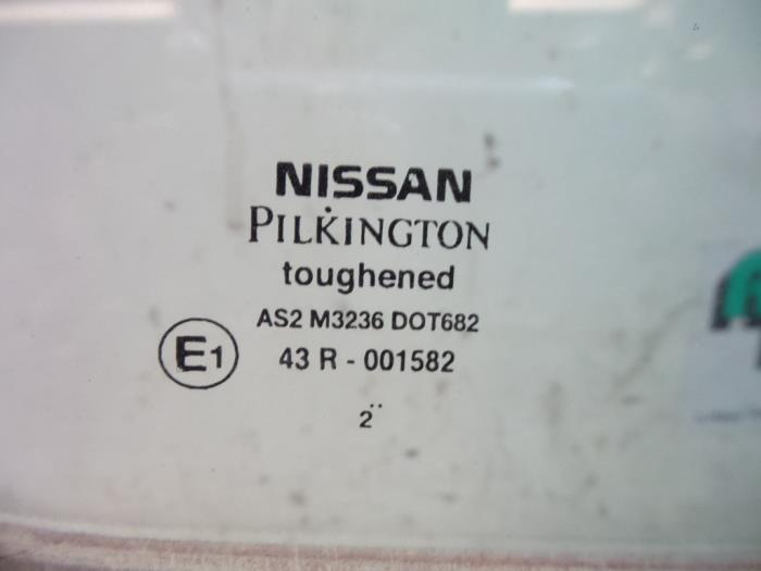 Türscheibe 4-türig rechts hinten van een Nissan Almera (N16) 1.5 dCi 2003