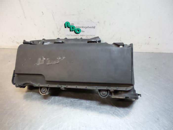 Air box from a Peugeot 206 (2A/C/H/J/S) 1.4 HDi 2004