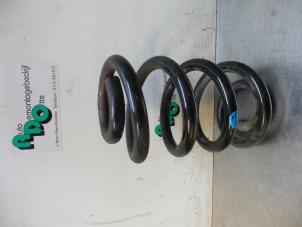 Used Rear coil spring Renault Master III (ED/HD/UD) 2.5 dCi 150 FAP Price € 25,00 Margin scheme offered by Autodemontagebedrijf Otte