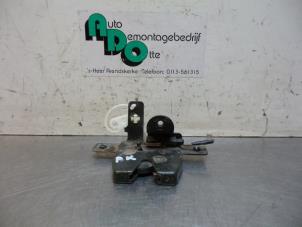 Used Tailgate lock mechanism BMW 3 serie Touring (E36/3) 318i Price € 20,00 Margin scheme offered by Autodemontagebedrijf Otte
