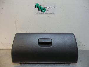 Used Glovebox Jeep Cherokee/Liberty (KJ) 2.5 CRD 16V Price € 50,00 Margin scheme offered by Autodemontagebedrijf Otte