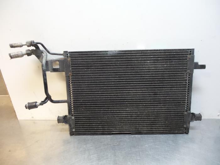 Usagé Condenseur de climatisation Audi A4 Avant (B5) 2.6 V6 Prix € 25,00 Règlement à la marge proposé par Autodemontagebedrijf Otte