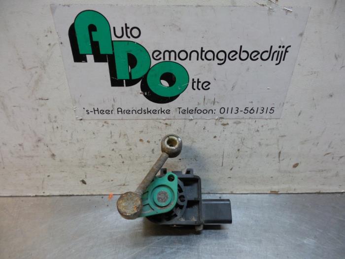 Używane Silnik reflektora Peugeot 407 SW (6E) 3.0 V6 24V VVT Cena € 25,00 Procedura marży oferowane przez Autodemontagebedrijf Otte
