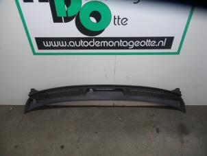 Used Cowl top grille Opel Agila (A) 1.0 12V Twin Port Price € 20,00 Margin scheme offered by Autodemontagebedrijf Otte