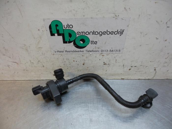 Fuel tank valve