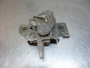 Used Bonnet lock mechanism Mazda 2 (NB/NC/ND/NE) 1.4 16V Price € 25,00 Margin scheme offered by Autodemontagebedrijf Otte