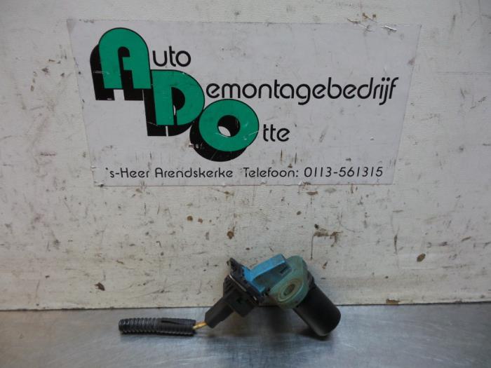 Gebrauchte Nockenwelle Sensor Mazda 2 (NB/NC/ND/NE) 1.4 16V Preis € 25,00 Margenregelung angeboten von Autodemontagebedrijf Otte
