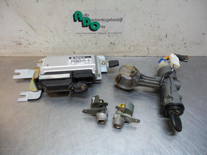 Used Ignition lock + computer Hyundai Matrix 1.6 16V Price € 175,00 Margin scheme offered by Autodemontagebedrijf Otte