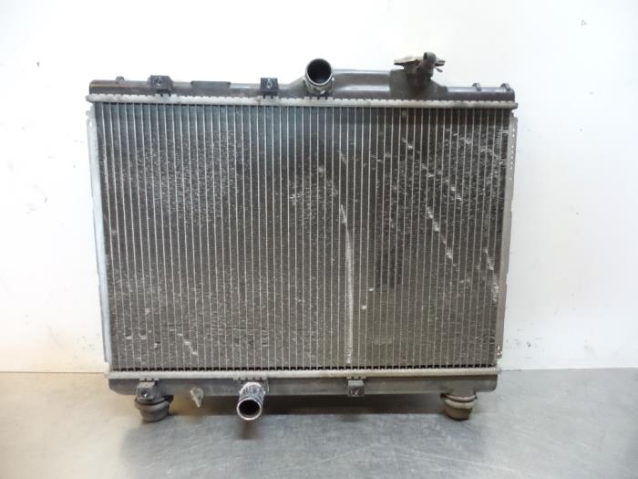 Usagé Radiateur Toyota Corolla (E11) 1.3 16V Prix € 25,00 Règlement à la marge proposé par Autodemontagebedrijf Otte