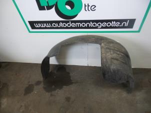 Used Wheel arch liner Peugeot 607 (9D/U) 2.2 16V Price € 25,00 Margin scheme offered by Autodemontagebedrijf Otte