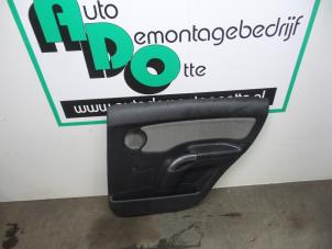 Używane Tapicerka drzwi prawych tylnych wersja 4-drzwiowa Citroen C3 (FC/FL/FT) 1.4 Cena € 20,00 Procedura marży oferowane przez Autodemontagebedrijf Otte