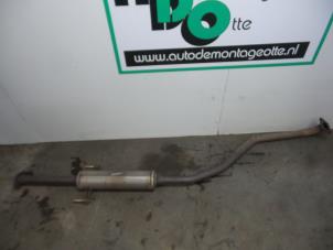 Used Exhaust middle silencer Kia Cerato 1.6 16V Price € 50,00 Margin scheme offered by Autodemontagebedrijf Otte