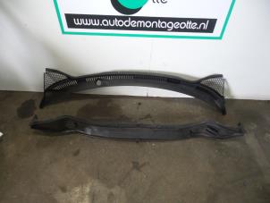Used Cowl top grille Peugeot 207/207+ (WA/WC/WM) 1.6 HDi 16V Price € 20,00 Margin scheme offered by Autodemontagebedrijf Otte
