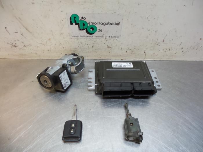 Used Ignition lock + computer Nissan Primera (P12) 1.8 16V Price € 150,00 Margin scheme offered by Autodemontagebedrijf Otte