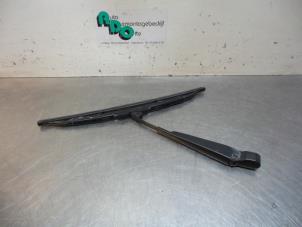 Used Rear wiper arm Smart Fortwo Coupé (450.3) 0.7 Price € 10,00 Margin scheme offered by Autodemontagebedrijf Otte